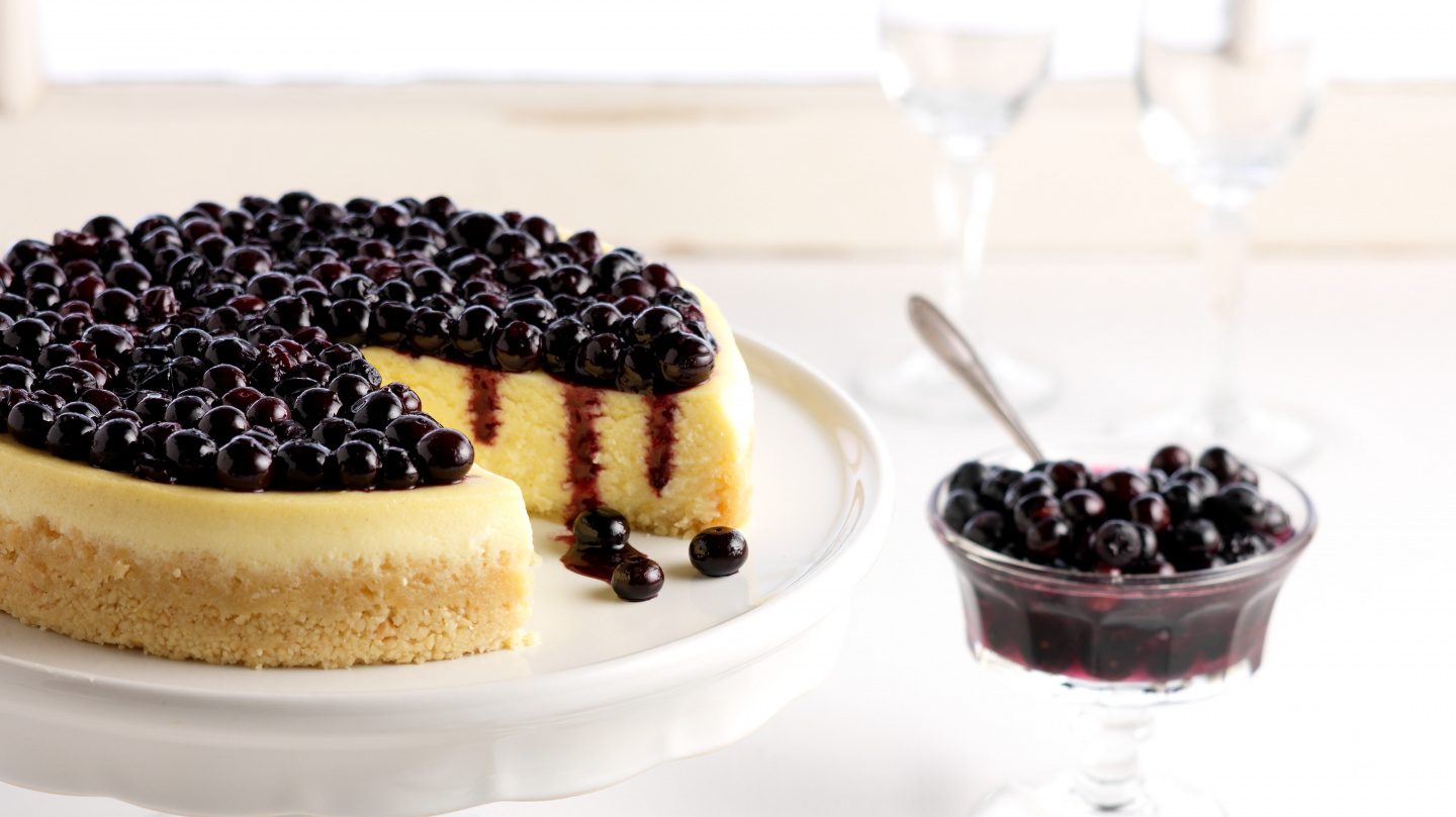 Cremiger Cheesecake mit Blaubeeren