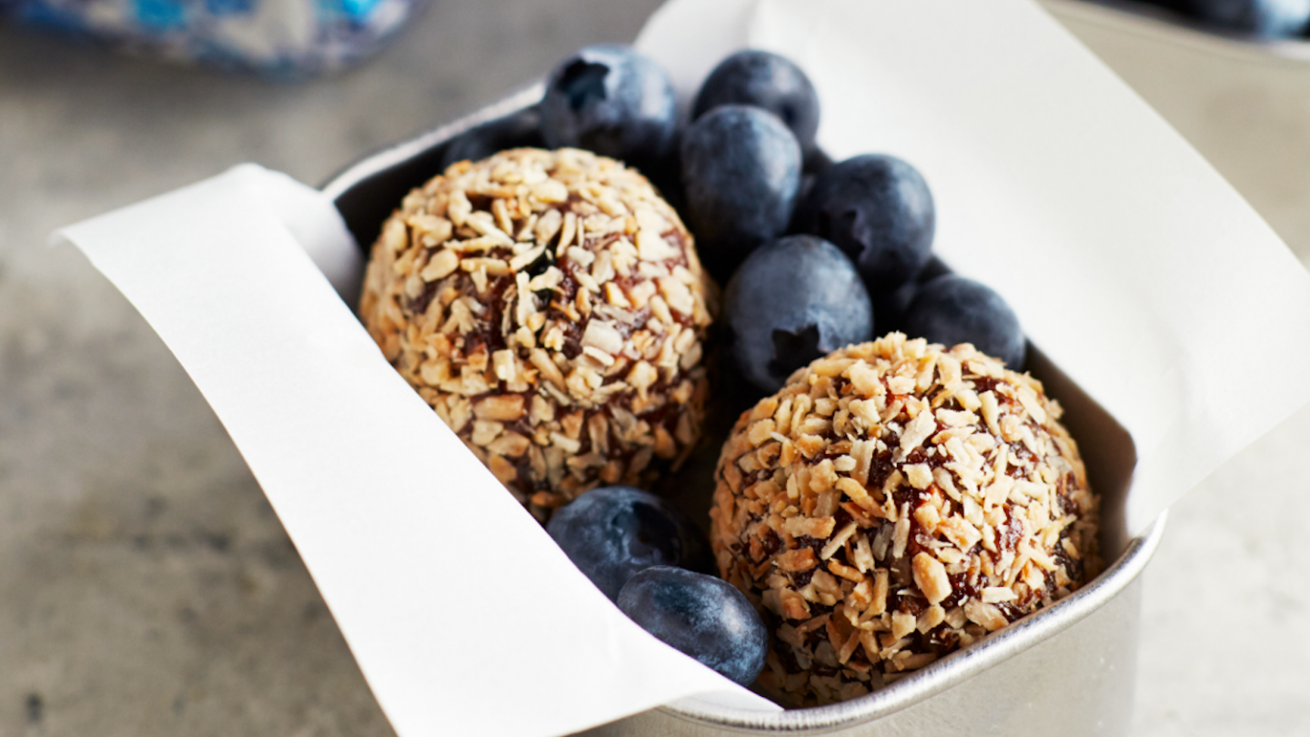 No-Bake Blueberry Cocoa Energy Bites