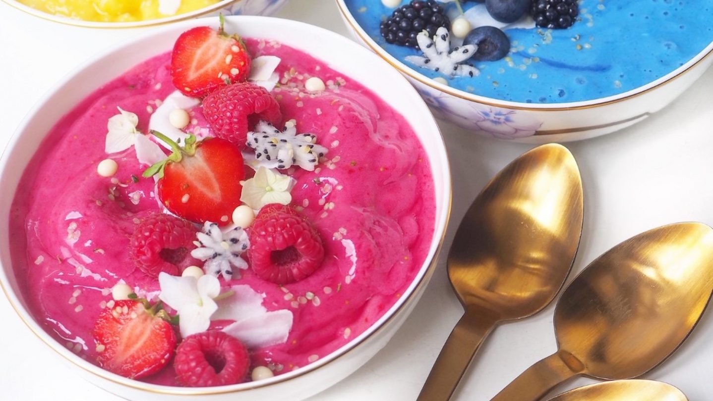 Pink Bowl mit  Erdbeeren