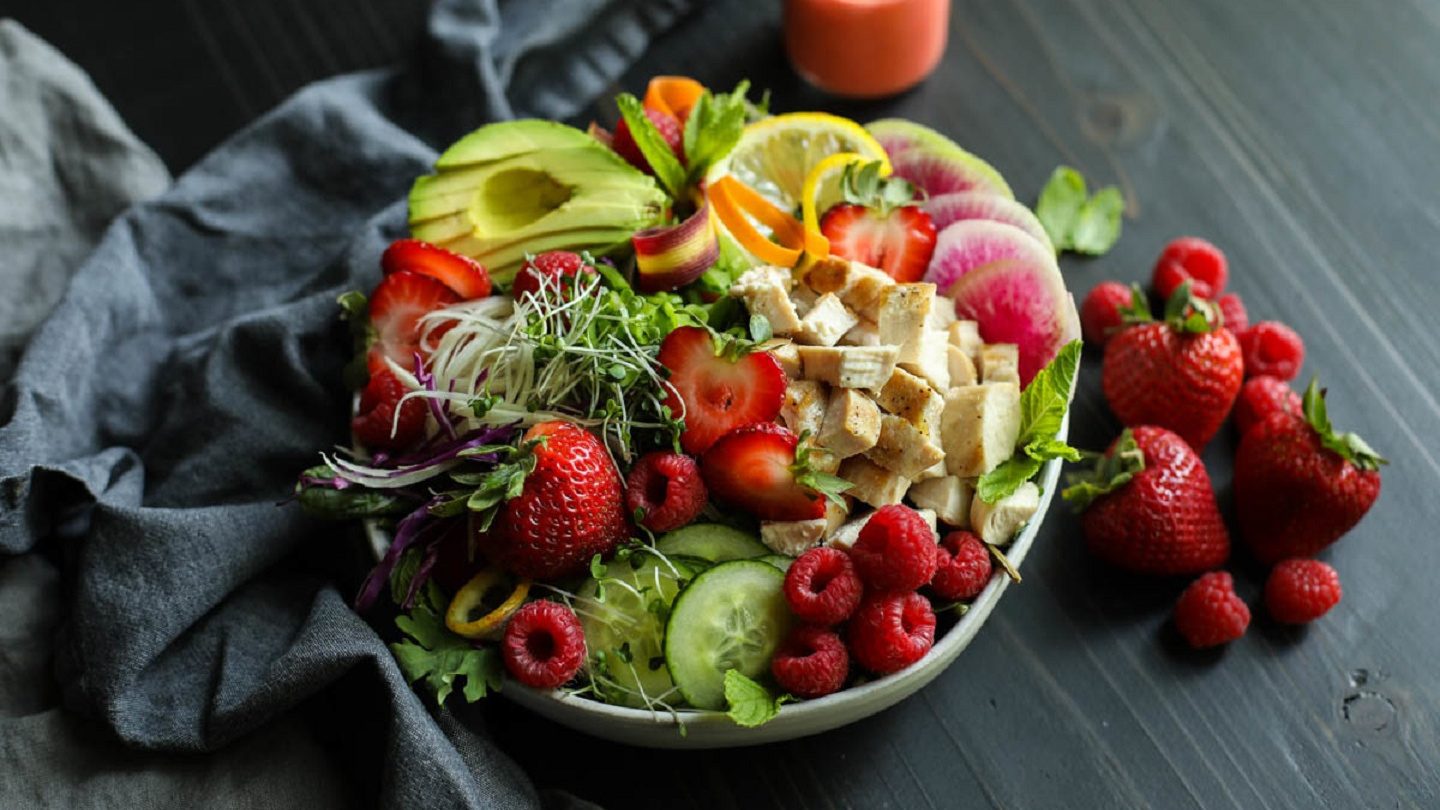 Kichererbsensalatrezept mit Blaubeeren