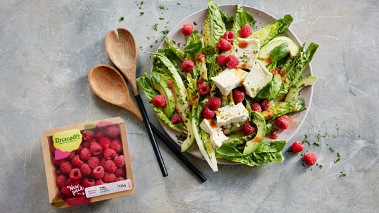 Sommerlicher Salat aus Baby-Romana und Himbeeren Driscoll's