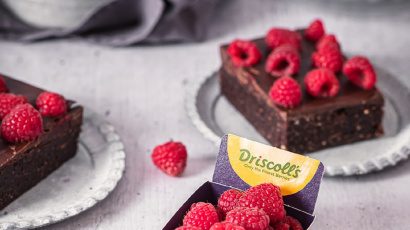 Gesunde Brownies mit Himbeeren