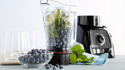 Blaubeer-Bananen Smoothie mit Spinat und Avocado