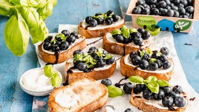 Blaubeer-Crostini