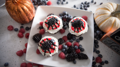 Gespenstische Beeren-Cupcakes