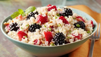 Erdbeer- Brombeer- Quinoa mit Honig-Dressing