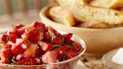 Erdbeer-Basilikum-Salsa-Überraschung 