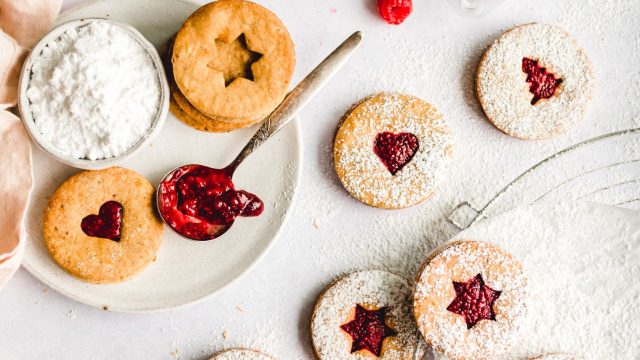 Linzer Plätzchen mit himbeeren