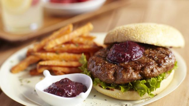Hüftsteak-Burger mit Spicy Berry Ketchup