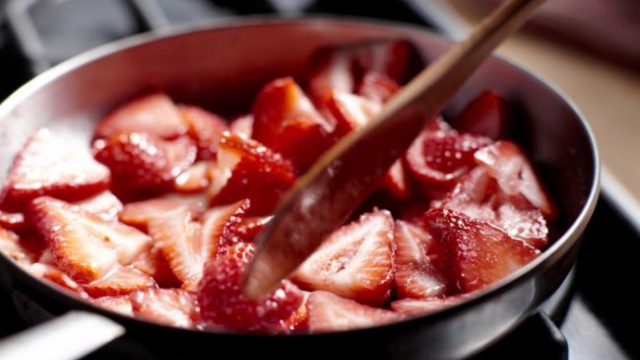 French toast mit erdbeeren